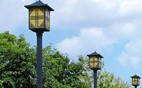 和田庭院灯安装间距与布灯设计全解析
