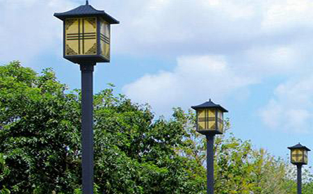 太阳能和田庭院灯怎么选亮度与续航更耐用